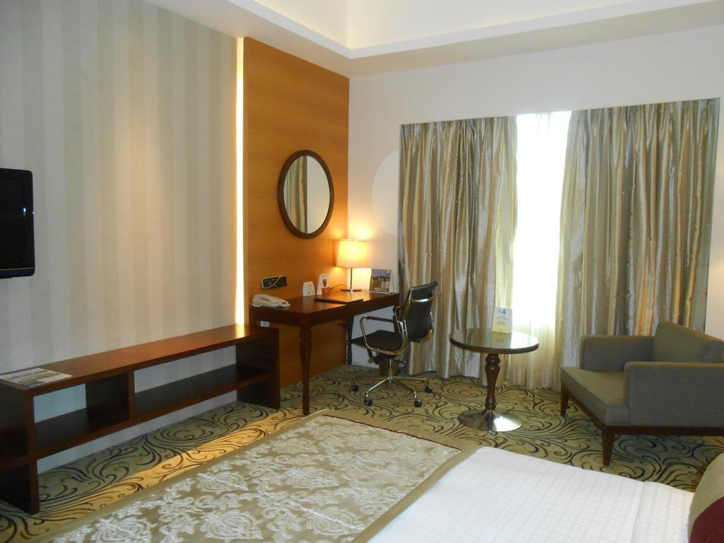 Pride Plaza Hotel, Calcutá Exterior foto A room at the Taj Bengal