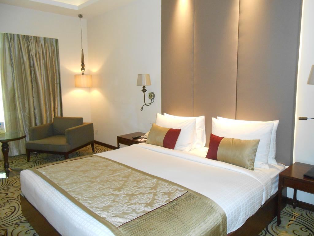 Pride Plaza Hotel, Calcutá Exterior foto A room at the Taj Bengal